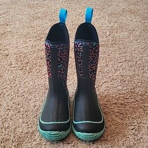 Girls Muck boots size 10 toddler